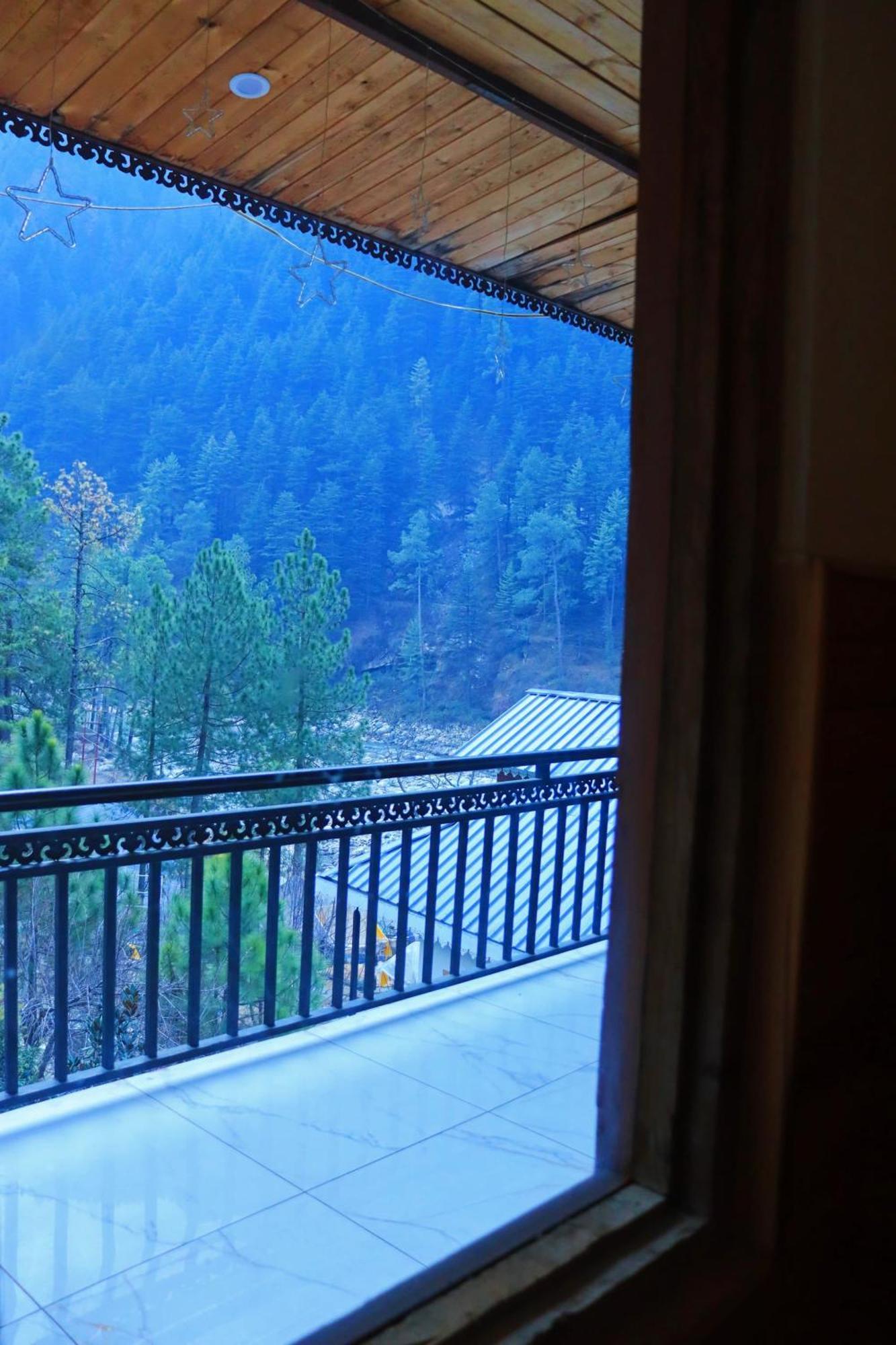 Chalo Chhalal Hotel & Cafe Kasol Buitenkant foto