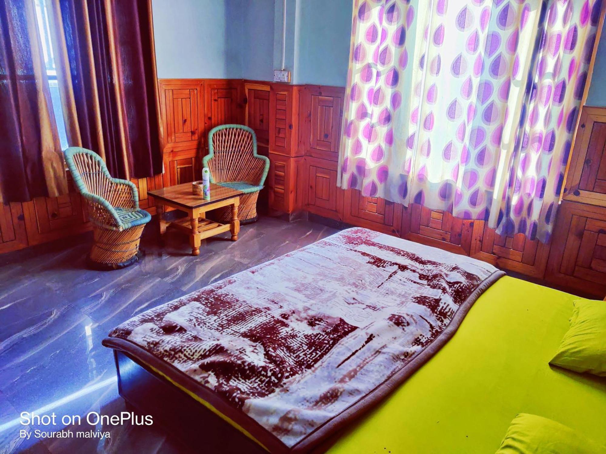 Chalo Chhalal Hotel & Cafe Kasol Buitenkant foto