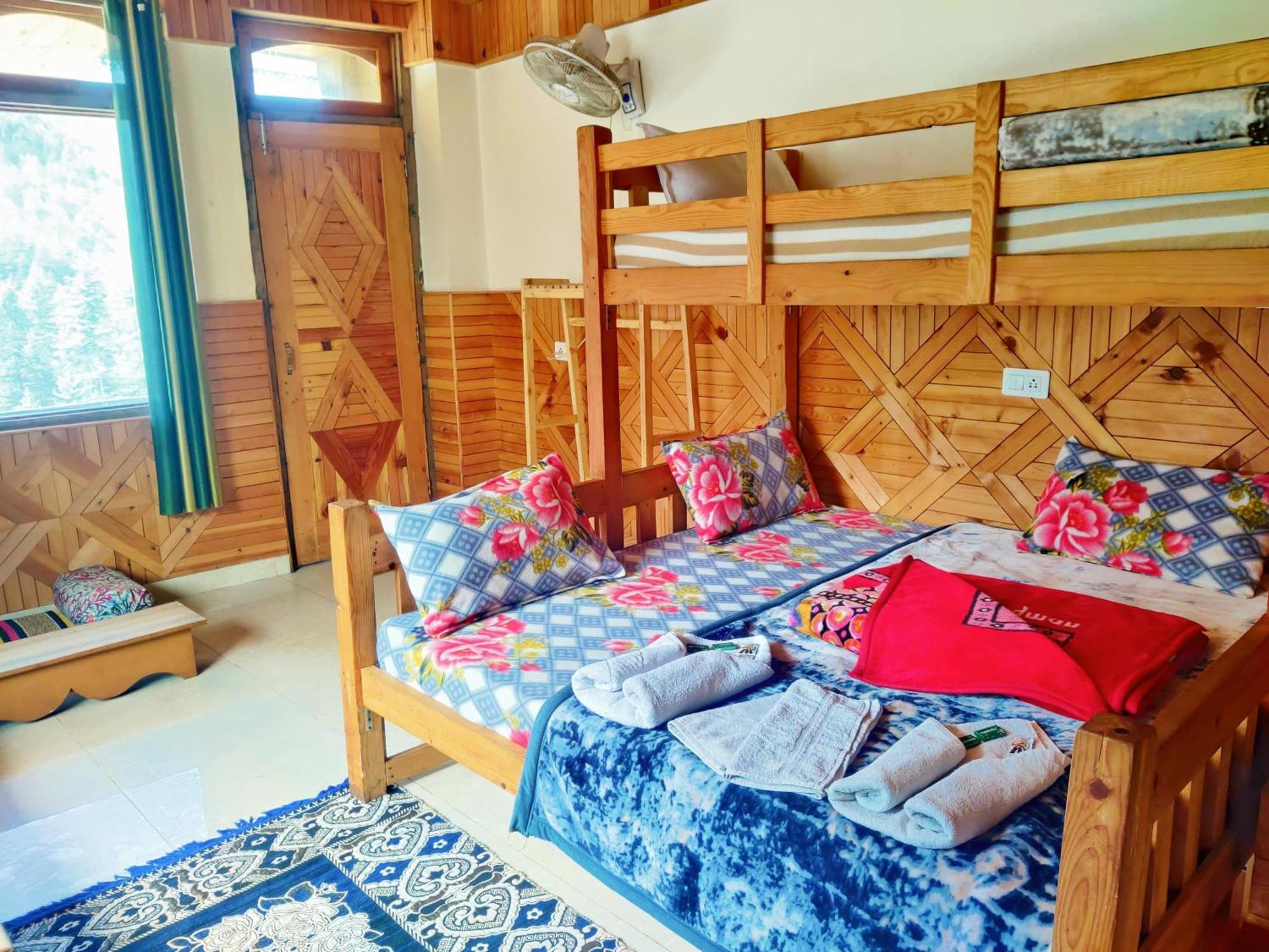 Chalo Chhalal Hotel & Cafe Kasol Buitenkant foto