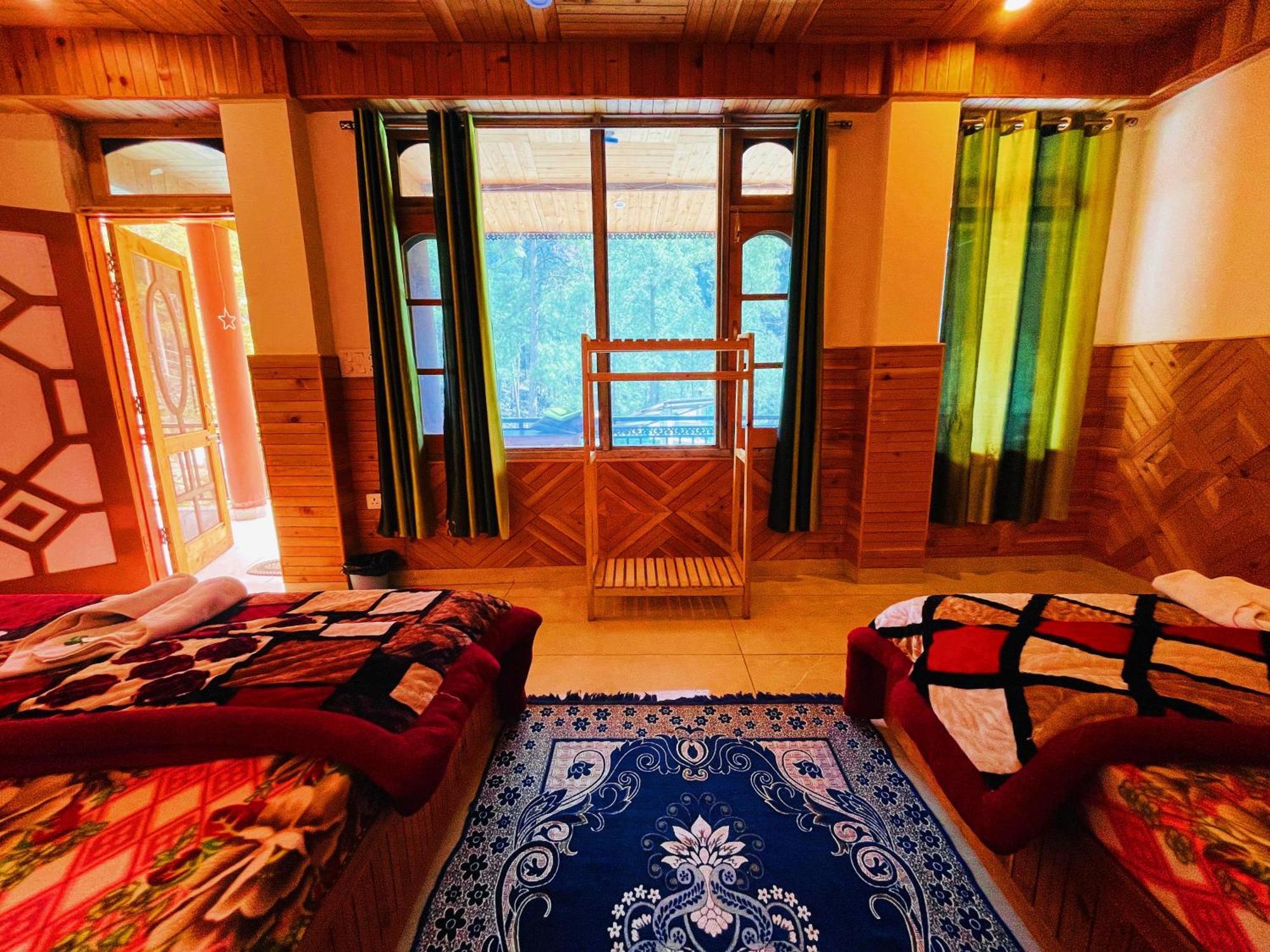 Chalo Chhalal Hotel & Cafe Kasol Buitenkant foto